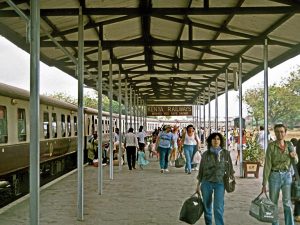 [train station]