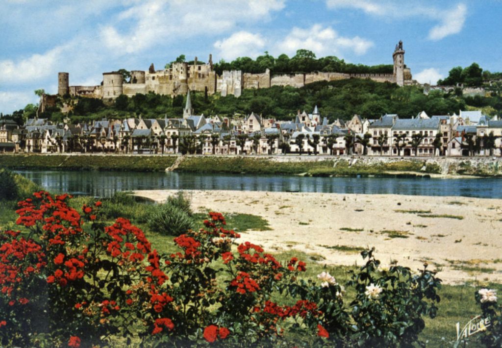 [Chinon]