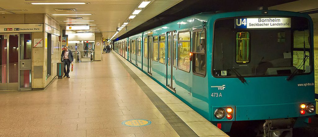 [subway station]