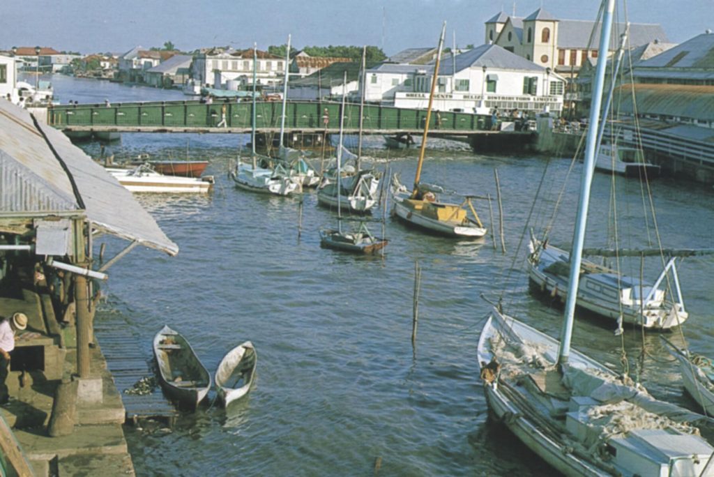 [swing bridge]